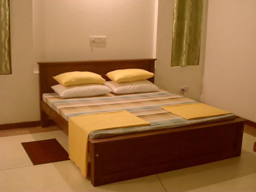 Nilas Guesthouse Hikkaduwa Pokój zdjęcie