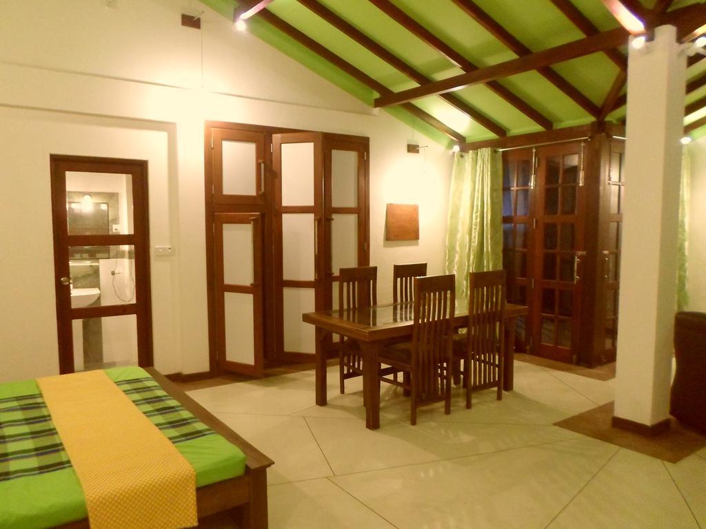 Nilas Guesthouse Hikkaduwa Pokój zdjęcie